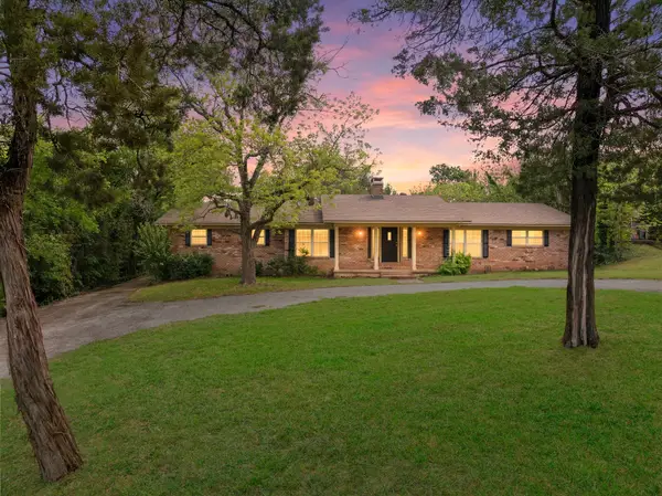 325 Fairway Road, Woodway, TX 76712