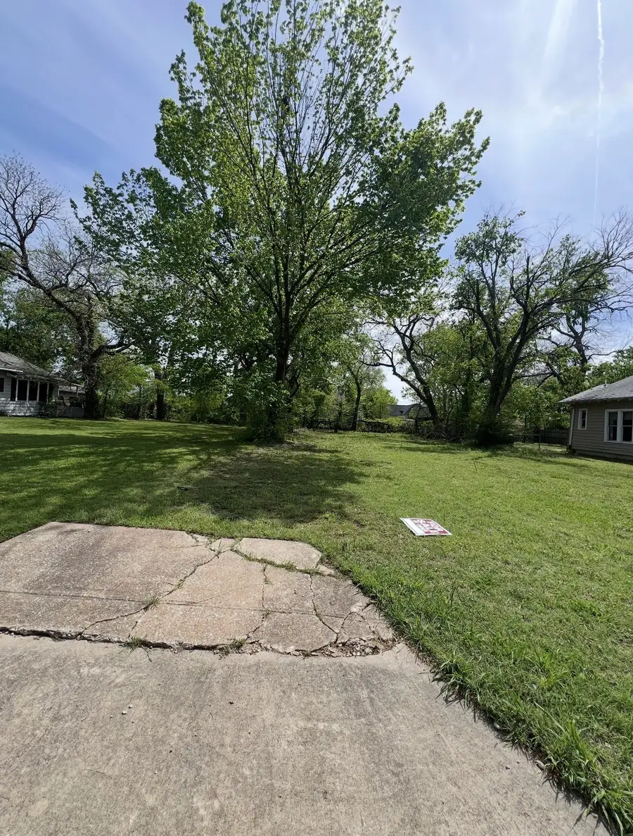 516 E Sycamore Street, Sherman, TX 75090 - #2