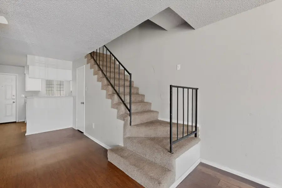 9467 Olde Towne Row, Dallas, TX 75227 - #2