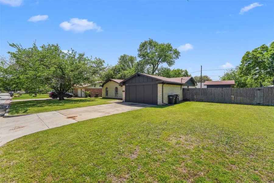 7440 Beckwood Drive, Fort Worth, TX 76112 - #2