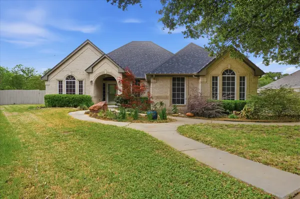 1616 Oak Creek Drive, Hurst, TX 76054