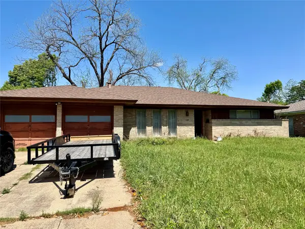 127 Kings Row Street, Arlington, TX 76010