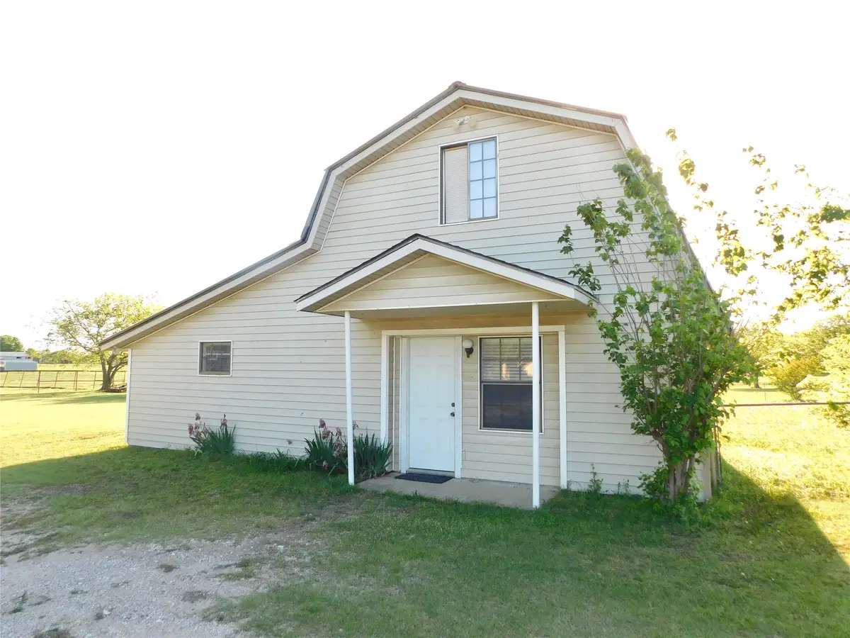 31 Rogers Circle, Krum, TX 76249 - #1