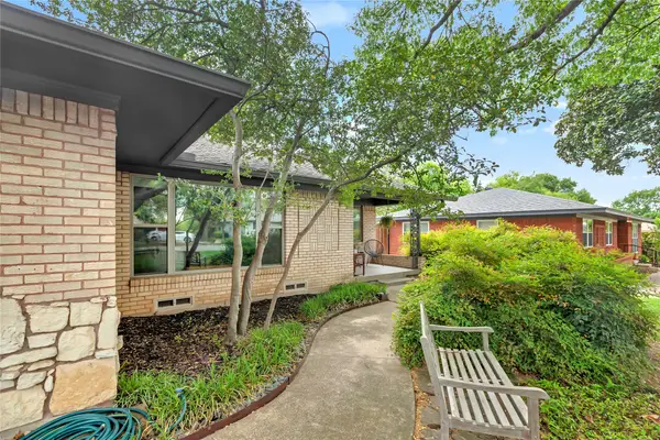 8030 Hunnicut Road, Dallas, TX 75228