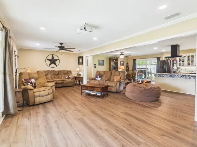 409 N Elm Street, Frankston, TX 75763 - #3