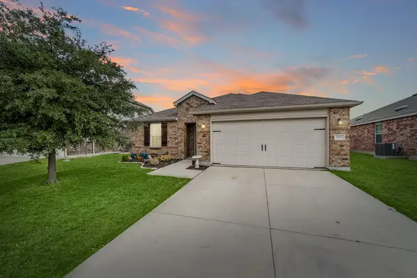 1709 Waggoner Drive, Aubrey, TX 76227