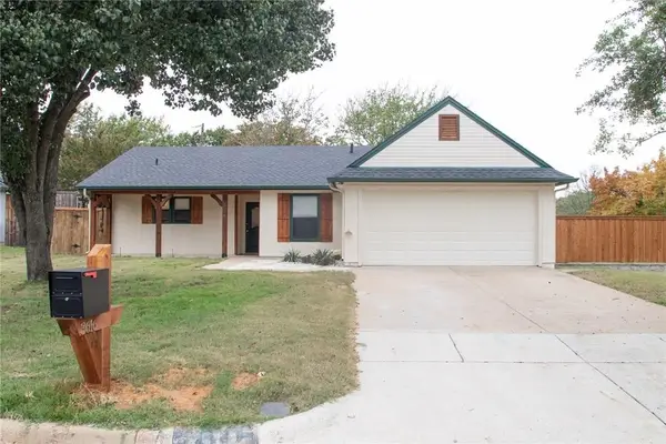 3616 Sandhurst Drive, Arlington, TX 76001