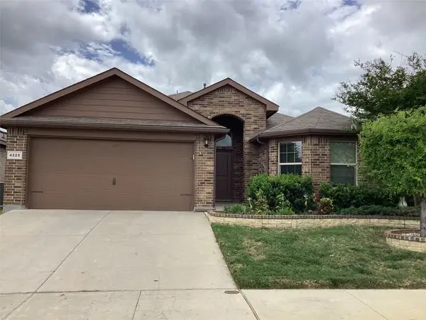 4225 Tollcross Lane, Fort Worth, TX 76123