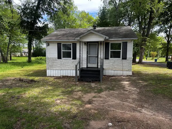 379 S Center Street, Gladewater, TX 75647