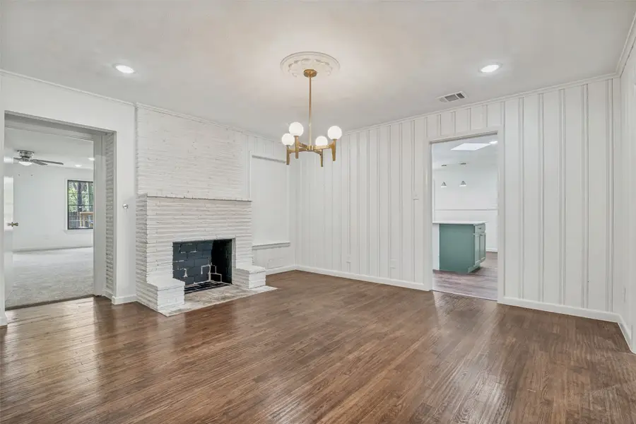 1018 W Avenue F, Garland, TX 75040 - #3