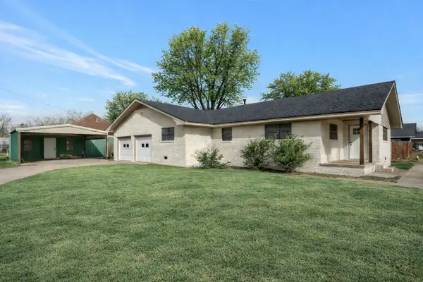 411 N 5th Avenue, Munday, TX 76371