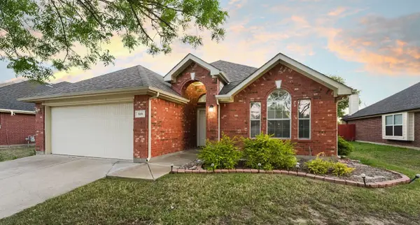 915 Seider Lane, Grand Prairie, TX 75052