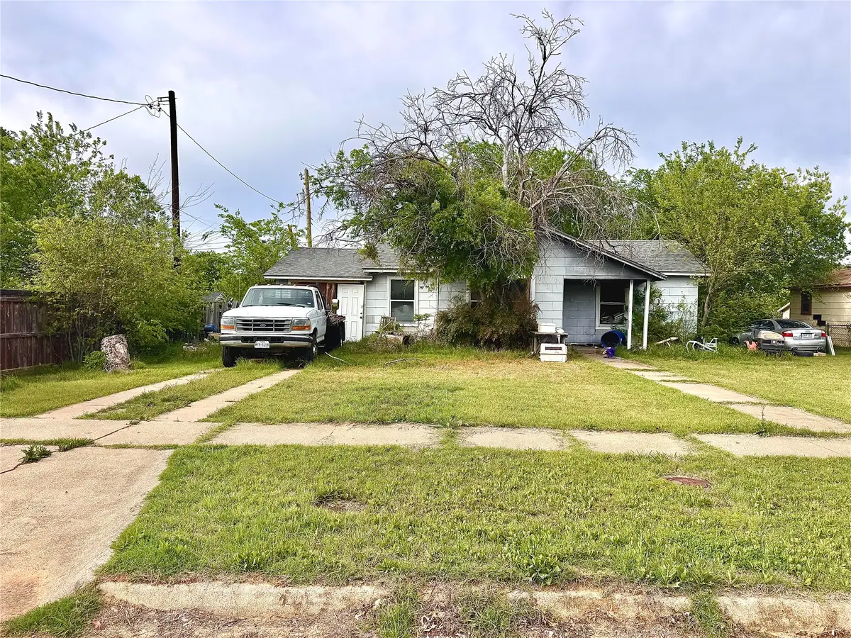 1101 Privado Street, Graham, TX 76450 - #1