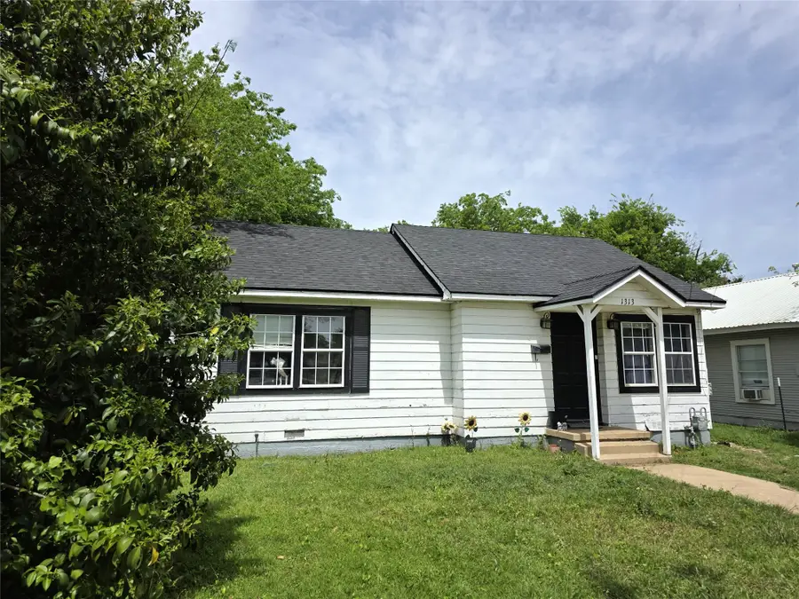 1313 Avenue J, Brownwood, TX 76801 - #2