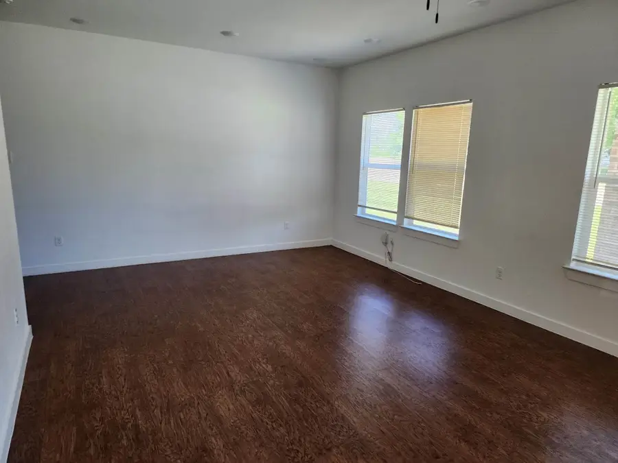 817 E Jefferson Street, Sulphur Springs, TX 75482 - #2