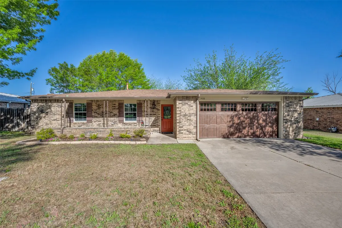 1406 Jackson Street, Bowie, TX 76230 - #1