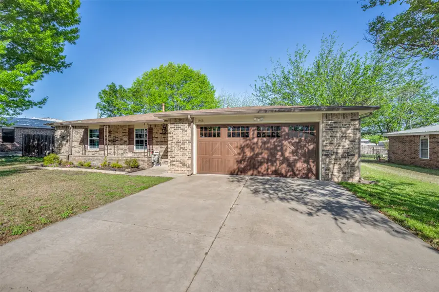 1406 Jackson Street, Bowie, TX 76230 - #3