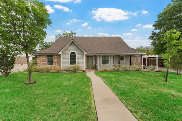 8224 Forest Ridge Drive, Woodway, TX 76712