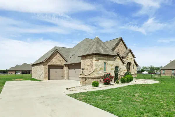 1020 Jesse James Lane, Springtown, TX 76082