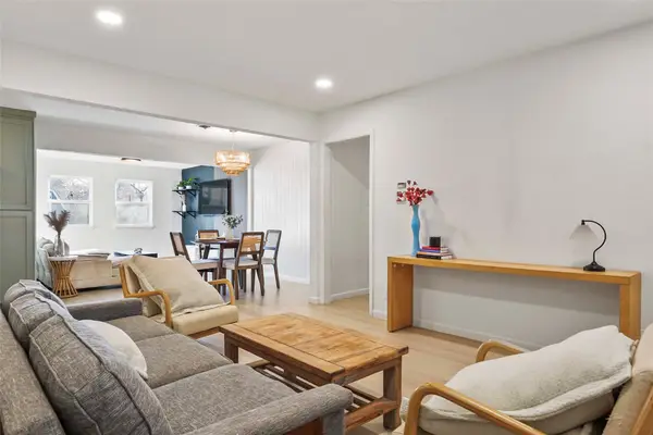 416 Simmons, Hurst, TX 76053