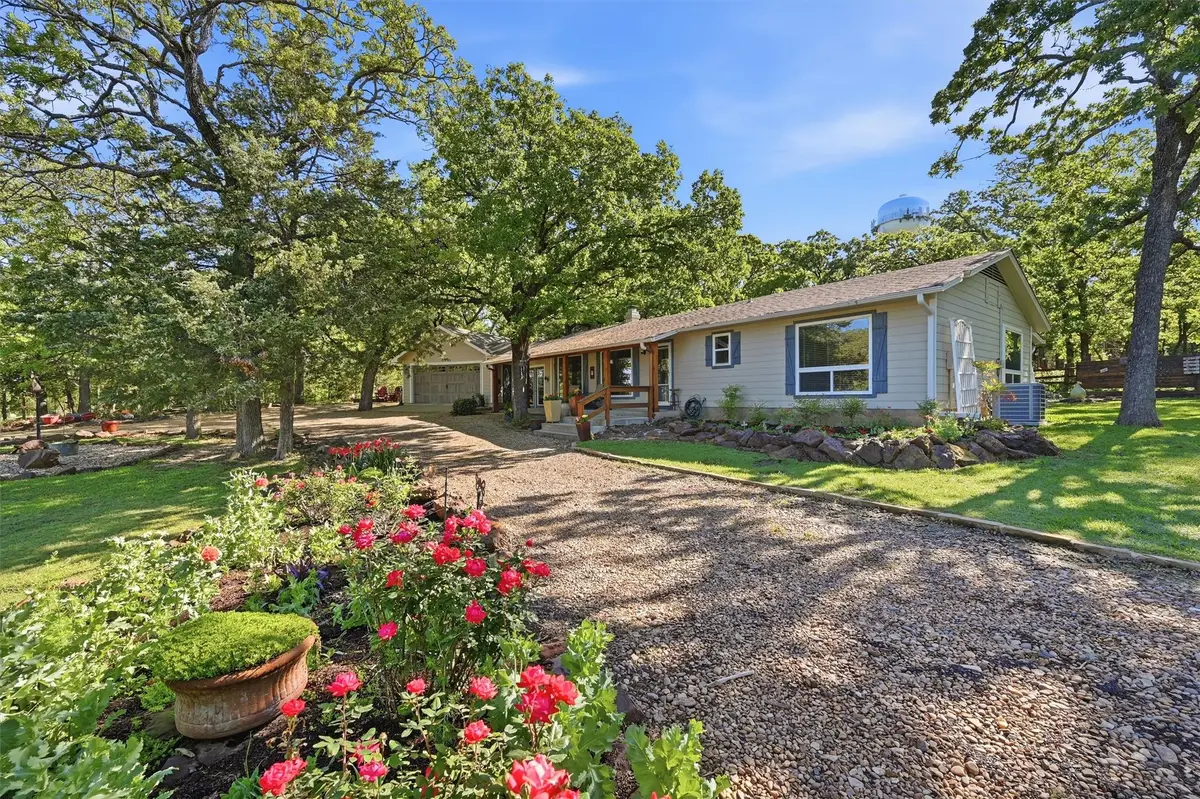 301 Kiowa Drive E, Lake Kiowa, TX 76240 - #1