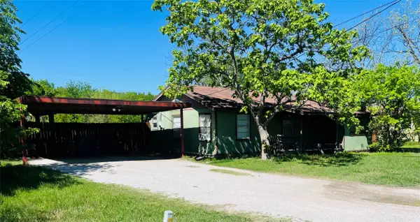 1402 Avenue J, Cisco, TX 76437