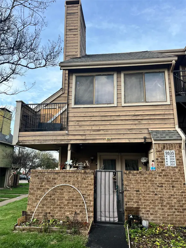 9835 Walnut Street #204, Dallas, TX 75243