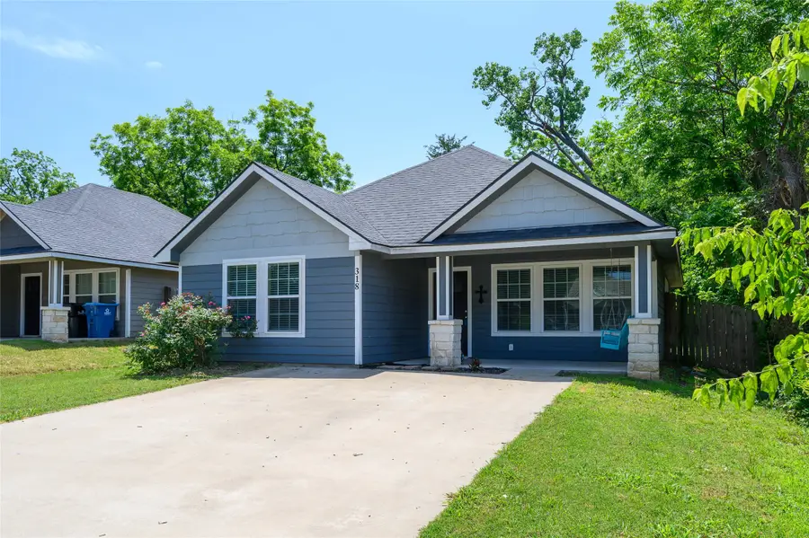 318 E Munson Street, Denison, TX 75021 - #3