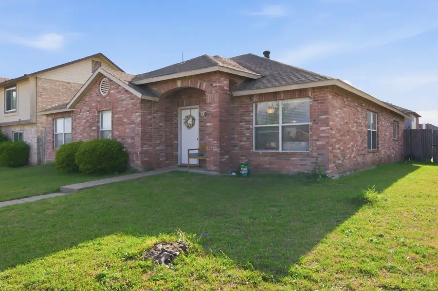 329 Beechwood Lane, Cedar Hill, TX 75104 - #2