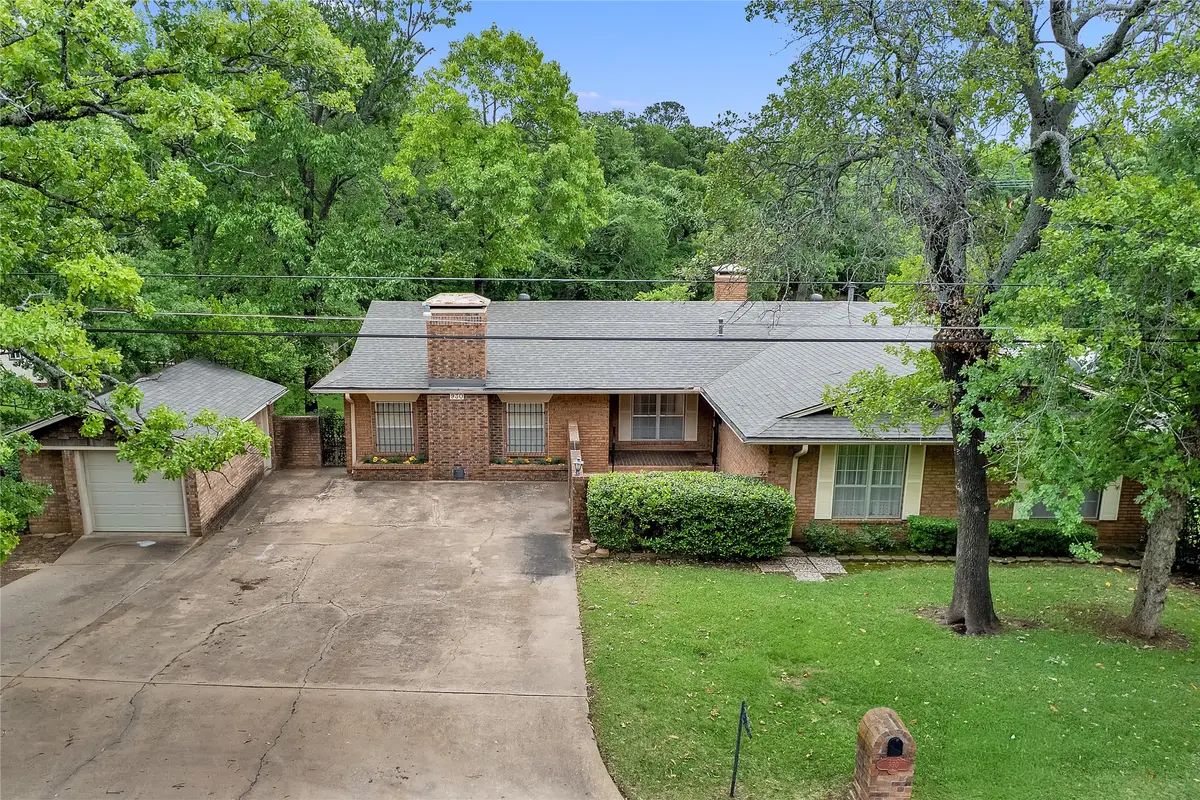930 S Maurice Avenue, Denison, TX 75020 - #1