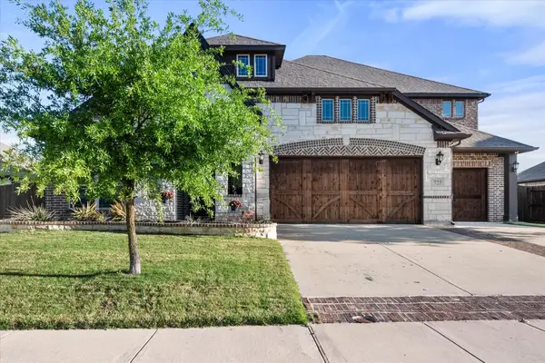 725 Staghorn Street, Midlothian, TX 76065