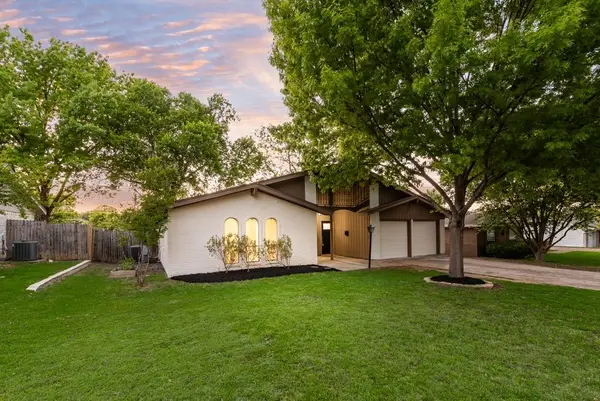 1614 Brent Court, Grand Prairie, TX 75051