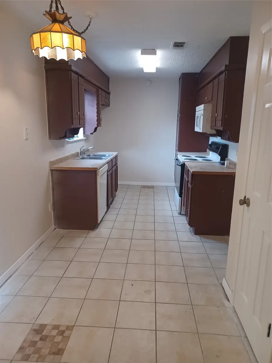 6909 Maryhill Road, Forest Hill, TX 76140 - #3