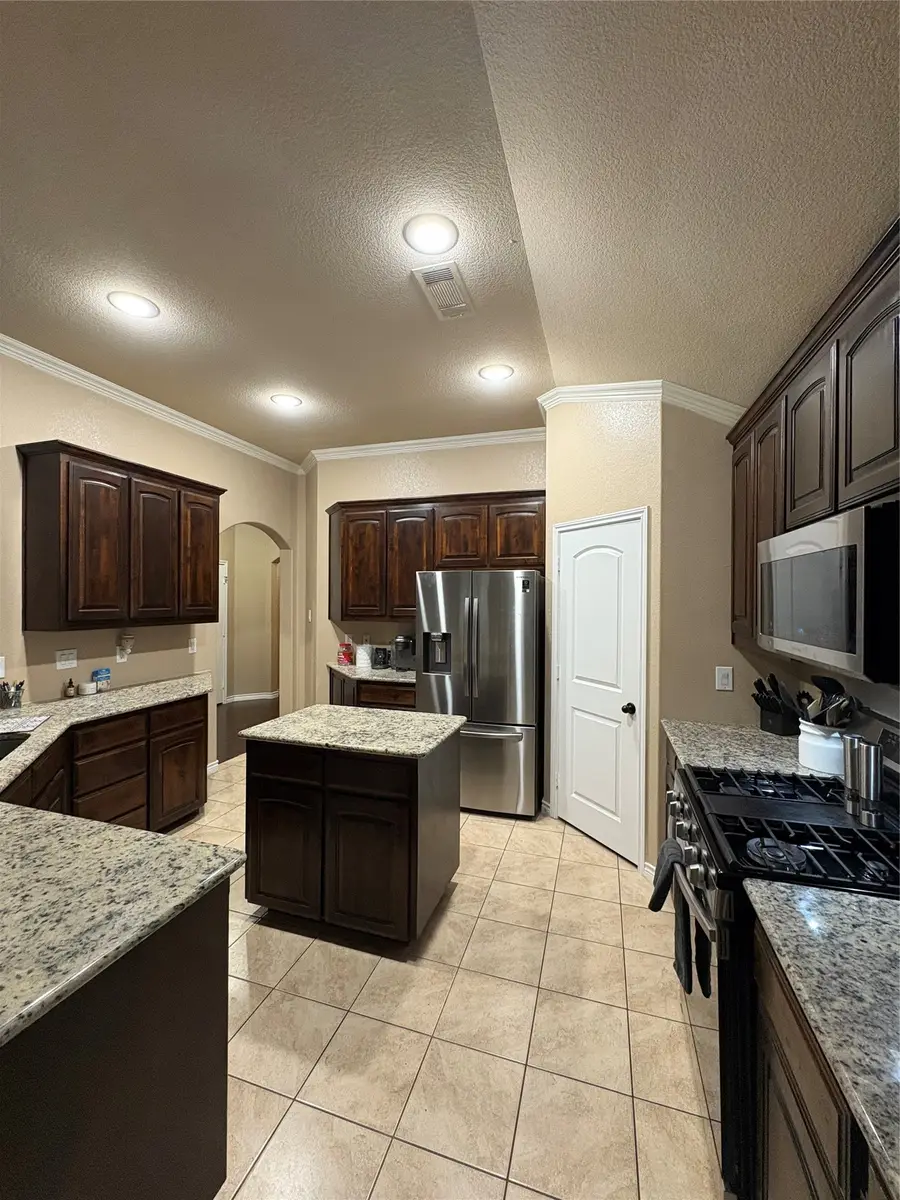 404 Brookhollow Lane, Saginaw, TX 76131 - #3