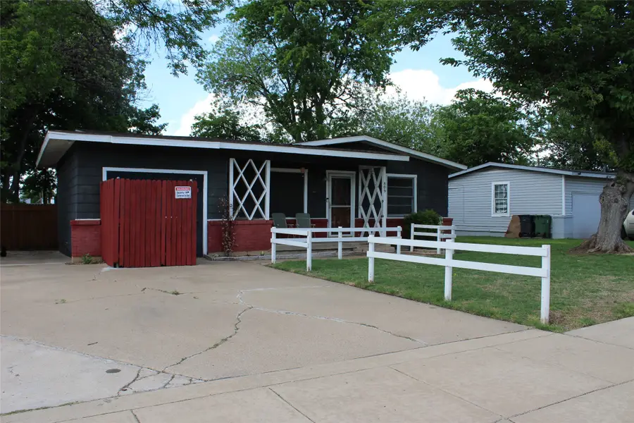 809 Forrestal Drive, Arlington, TX 76010 - #3