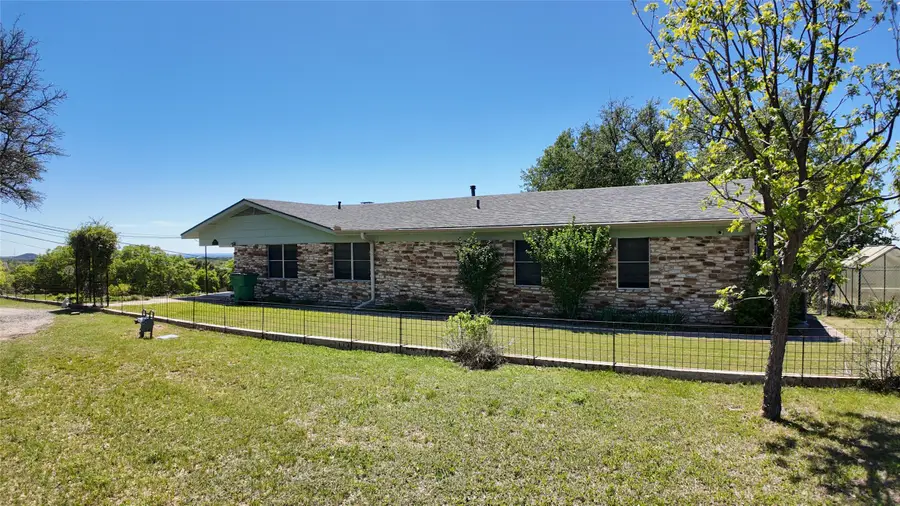 1301 N Reilley Street N, Goldthwaite, TX 76844 - #3
