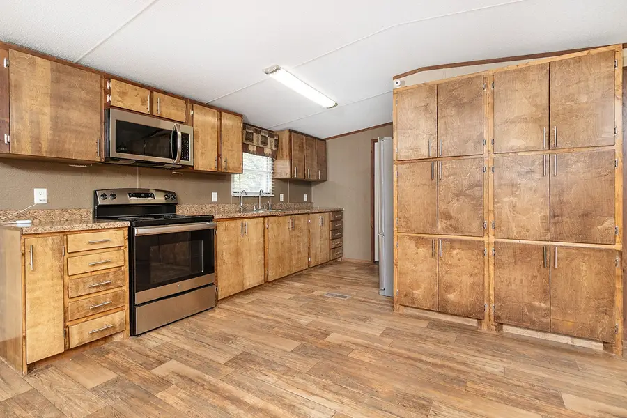 124 Lohn Street, Brady, TX 76825 - #2