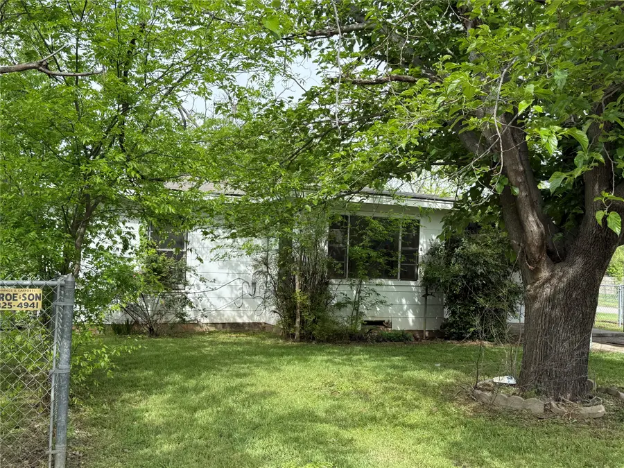 1602 SE 11th Avenue, Mineral Wells, TX 76067 - #3