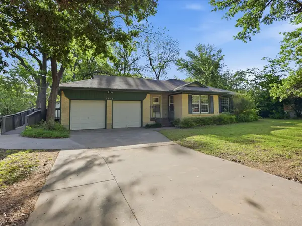 2210 Robinwood Lane, Denton, TX 76209