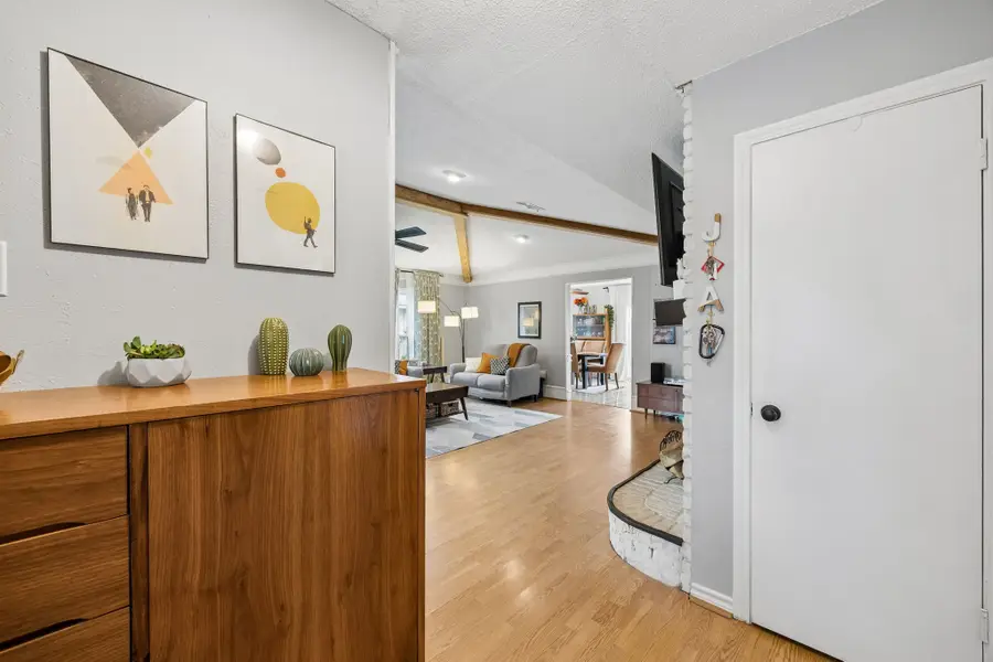 722 Royal Oaks Drive, Garland, TX 75040 - #3