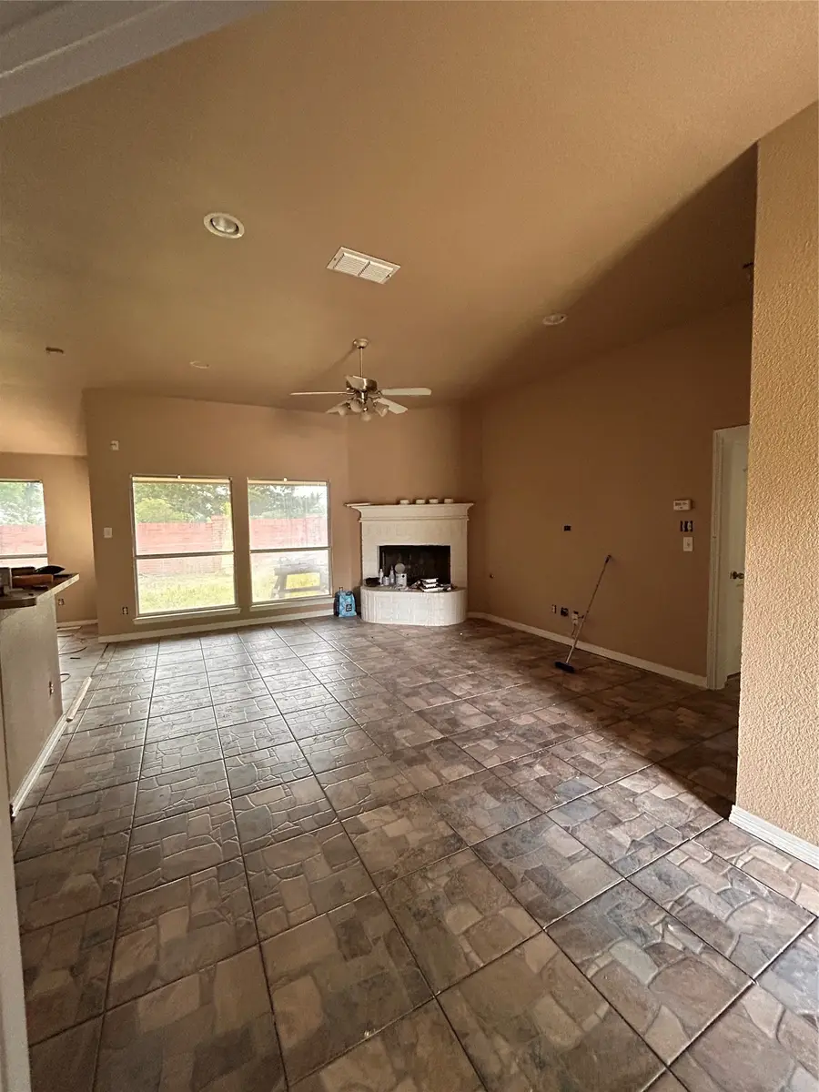 408 Wheat Valley Boulevard, Venus, TX 76084 - #2