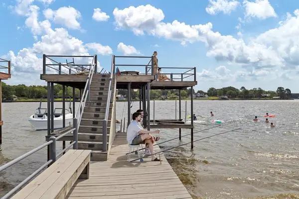 224 Pin Oak Drive, Mabank, TX 75156