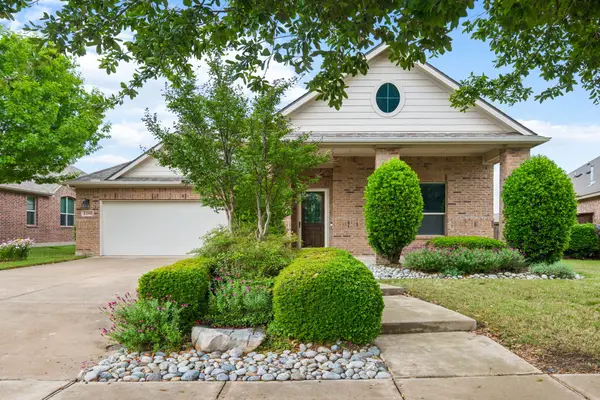 1208 Isabella Lane, Savannah, TX 76227