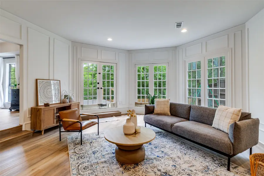 9122 Cochran Heights Drive, Dallas, TX 75220 - #3