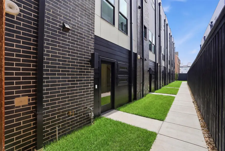 4526 Cabell Drive #100, Dallas, TX 75204 - #2