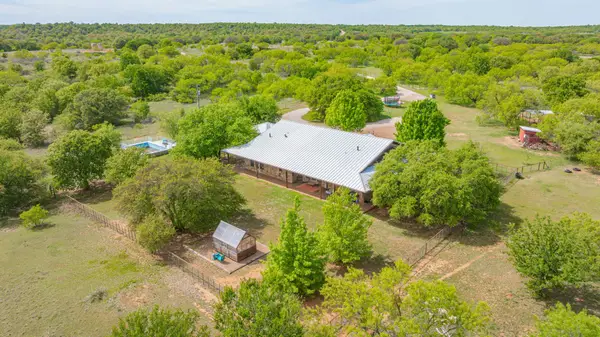 199 Reger Road, South Bend, TX 76481