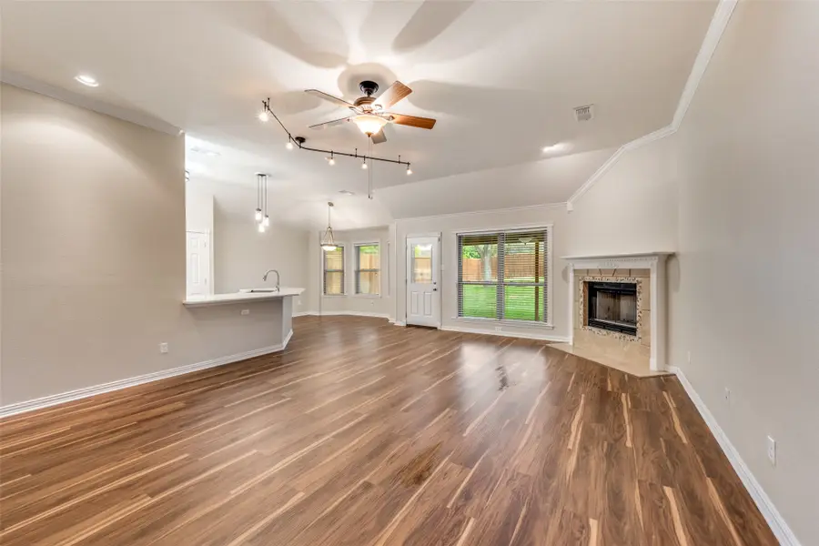 4817 Dogleg Drive, Haltom City, TX 76117 - #2