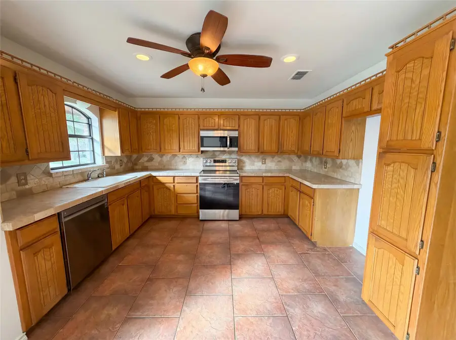 1302 Belvon Place, Cleburne, TX 76033 - #2