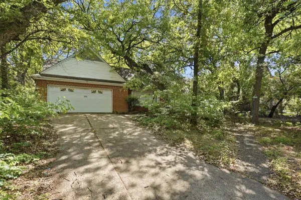 3237 Preston Hollow Road, Fort Worth, TX 76109