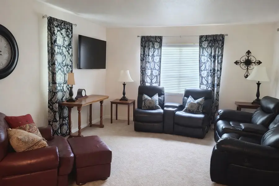 608 N Lamar Street, Tioga, TX 76271 - #3